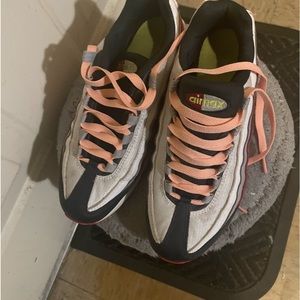 Nike Air Max Size 7Y (youth)